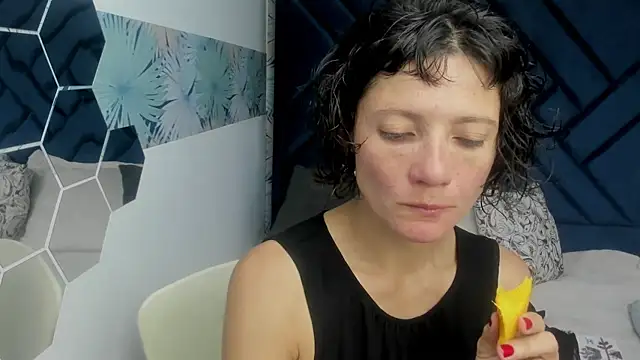 Valery More   online show from October 4, 2025, 12:03 pm