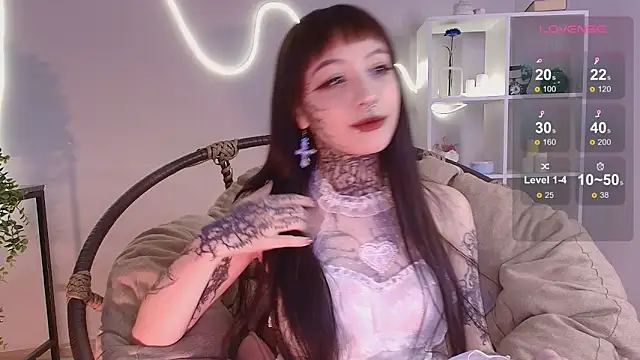 Snapshot of Emma_Willis chatting on September 30, 2025, 12:54 pm Emma Willis online show from September 30, 2025, 12:54 pm