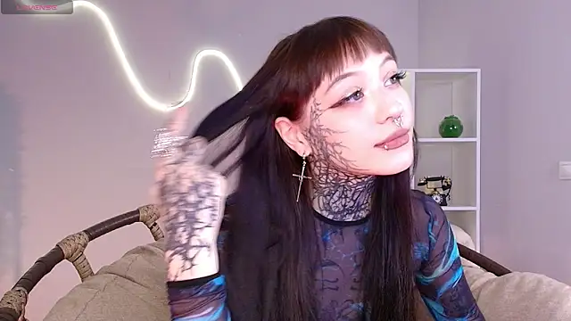 Snapshot of Emma_Willis chatting on October 6, 2025, 12:57 pm Emma Willis online show from October 6, 2025, 12:57 pm