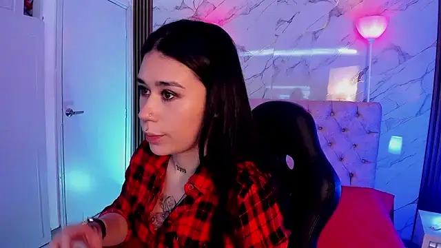 SusanVilla online show from December 5, 2025, 2:58 pm