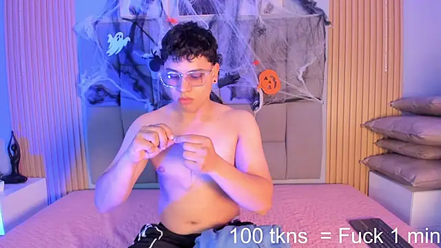 Kandyfrees  online show from November 1, 2025, 7:27 pm