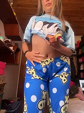 Miia Millerr online show from December 18, 2025, 2:23 pm