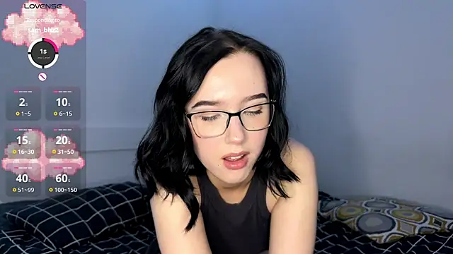 Snapshot of KayaNorth chatting on October 5, 2025, 8:07 pm KayaNorth online show from October 5, 2025, 8:07 pm