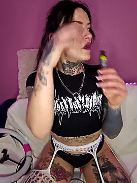 Peach420live online show from April 25, 2026, 8:28 pm