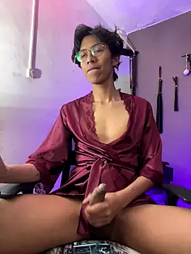 MadamLeRouge online show from November 8, 2025, 11:47 pm