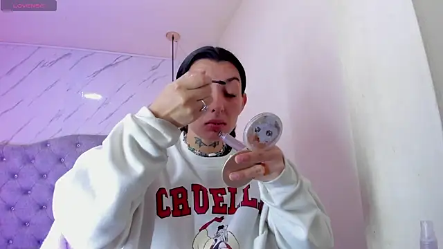 Iris  77 online show from October 12, 2025, 7:02 pm