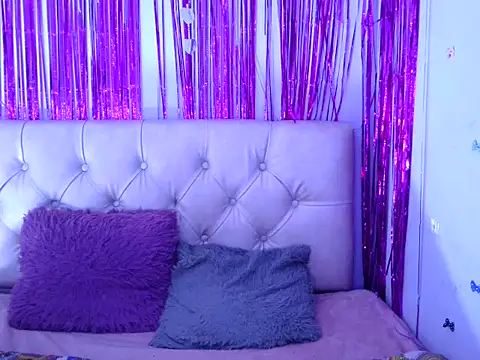 Snapshot of Cherrythx chatting on November 3, 2025, 1:34 pm Cherrythx online show from November 3, 2025, 1:34 pm