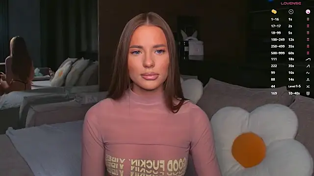 AlexisGraysX online show from September 10, 2025, 10:10 pm