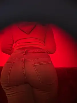 bellacagyal online show from November 23, 2025, 10:42 pm