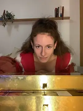 GoldenPussy1329 online show from December 3, 2025, 7:12 pm