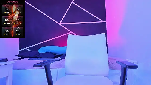 VynnyBlacke  online show from October 12, 2025, 8:08 pm