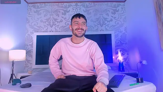 VynnyBlacke  online show from January 14, 2026, 3:12 am