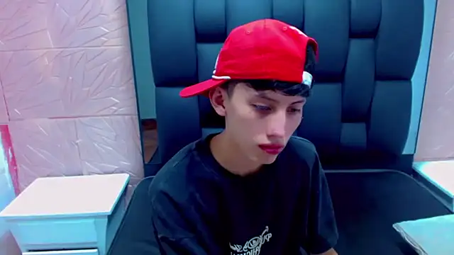 thaigo twink38 online show from January 14, 2026, 5:13 am