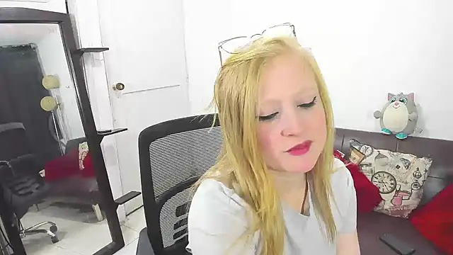 AliceCat 01 online show from February 8, 2026, 8:07 am