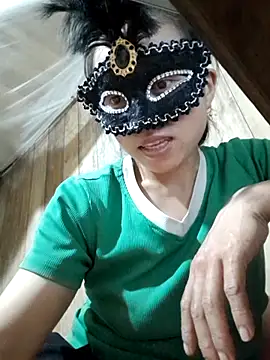 Tuyet xx online show from October 5, 2025, 2:04 pm