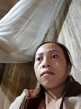 Tuyet xx online show from October 29, 2025, 8:32 pm