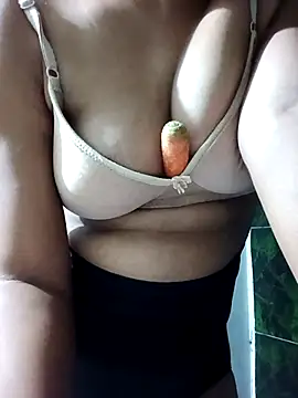 Snapshot of sweetysmita chatting on October 26, 2025, 8:37 pm sweetysmita online show from October 26, 2025, 8:37 pm