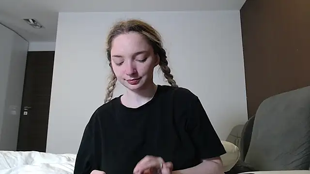 jessicahbelle online show from June 12, 2026, 11:57 pm
