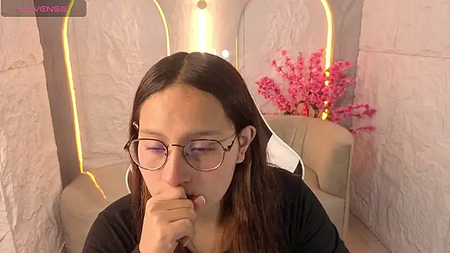Snapshot of Nyx_Tamy_Tx_ chatting on October 9, 2025, 1:09 pm Nyx Tamy Tx  online show from October 9, 2025, 1:09 pm