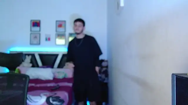 Sebasxxl12 online show from February 19, 2026, 12:50 am