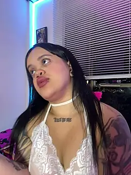 Snapshot of Sussyroxxx chatting on April 20, 2026, 5:32 am Sussyroxxx online show from April 20, 2026, 5:32 am