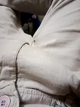 Onlysingles online show from October 5, 2025, 6:39 pm