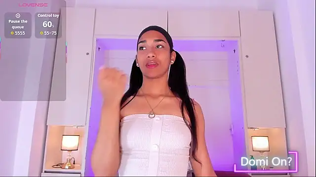 AnahiCollins online show from October 9, 2025, 11:41 am