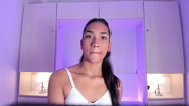 AnahiCollins online show from February 19, 2026, 11:39 am