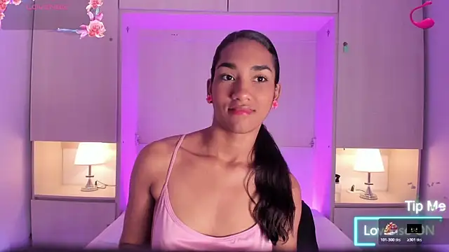 AnahiCollins online show from March 5, 2026, 11:39 am