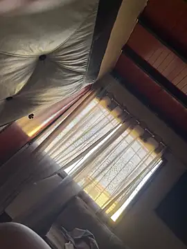 Valentino-elTuyo online show from October 18, 2025, 11:55 am