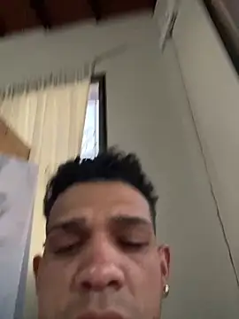 Valentino-elTuyo online show from February 6, 2026, 10:51 am