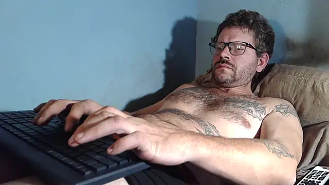 bigdickdaddy6911 online show from November 30, 2025, 2:04 am