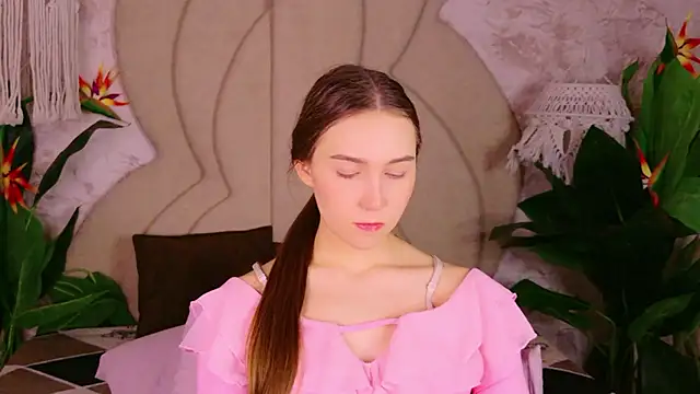 OliviaLay online show from January 11, 2026, 11:48 am