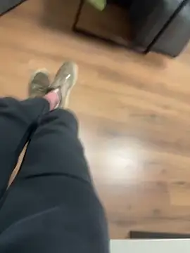 heet1998 online show from October 18, 2025, 11:44 am