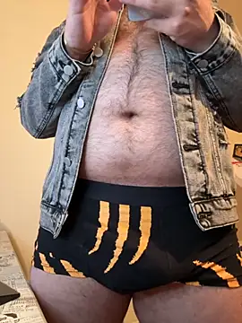 KingAdonisss online show from November 19, 2025, 8:42 pm