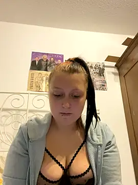 SweetieLina online show from October 6, 2025, 5:10 pm