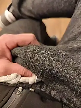 thonyx93 online show from December 3, 2025, 8:18 pm