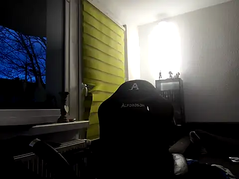 stivi2526 online show from February 14, 2026, 4:37 pm