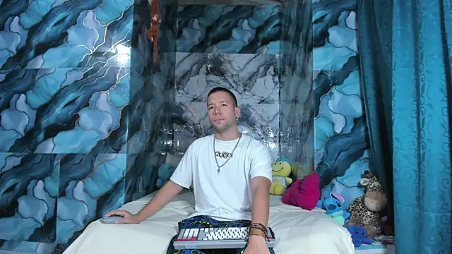 celesteyorucso1 online show from October 20, 2025, 10:43 pm