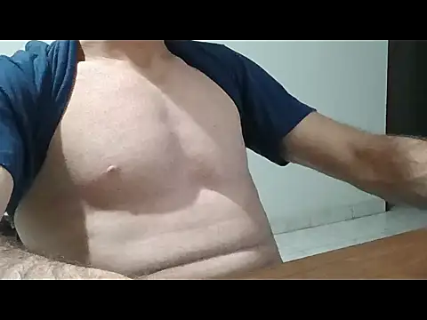 Snapshot of Garoto018 chatting on January 13, 2026, 11:54 pm Garoto018 online show from January 13, 2026, 11:54 pm