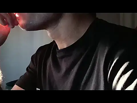 Snapshot of Garoto018 chatting on March 16, 2026, 8:46 pm Garoto018 online show from March 16, 2026, 8:46 pm