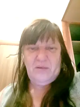 Apeesynka55211 online show from November 19, 2025, 4:23 am