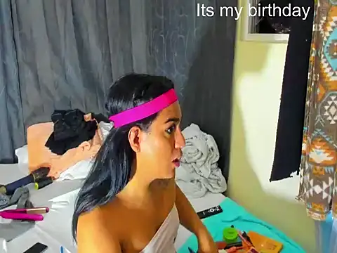 RobertaxGutierrez online show from December 21, 2025, 12:29 am