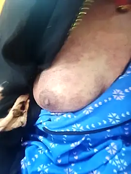 Snapshot of Hotty_ruvi chatting on October 11, 2025, 8:35 am Hotty ruvi online show from October 11, 2025, 8:35 am