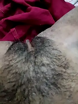 Snapshot of Hotty_ruvi chatting on October 14, 2025, 4:24 am Hotty ruvi online show from October 14, 2025, 4:24 am