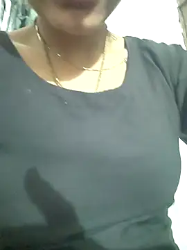 Snapshot of Hotty_ruvi chatting on October 15, 2025, 5:13 pm Hotty ruvi online show from October 15, 2025, 5:13 pm