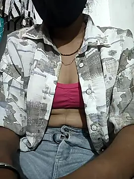 Snapshot of Hotty_ruvi chatting on October 17, 2025, 7:27 pm Hotty ruvi online show from October 17, 2025, 7:27 pm