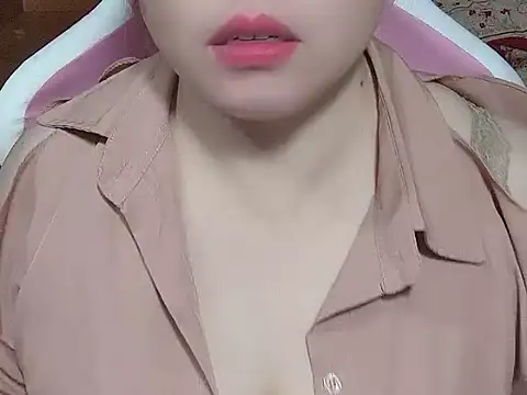 Snapshot of Sunna104 chatting on February 4, 2026, 8:47 pm Sunna104 online show from February 4, 2026, 8:47 pm