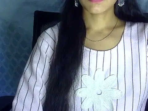 Snapshot of Shazi_1 chatting on May 24, 2026, 5:18 pm Shazi 1 online show from May 24, 2026, 5:18 pm