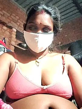 Katrina kaif143 online show from November 3, 2025, 3:13 pm